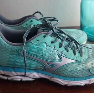 Women's wave inspire mizuno